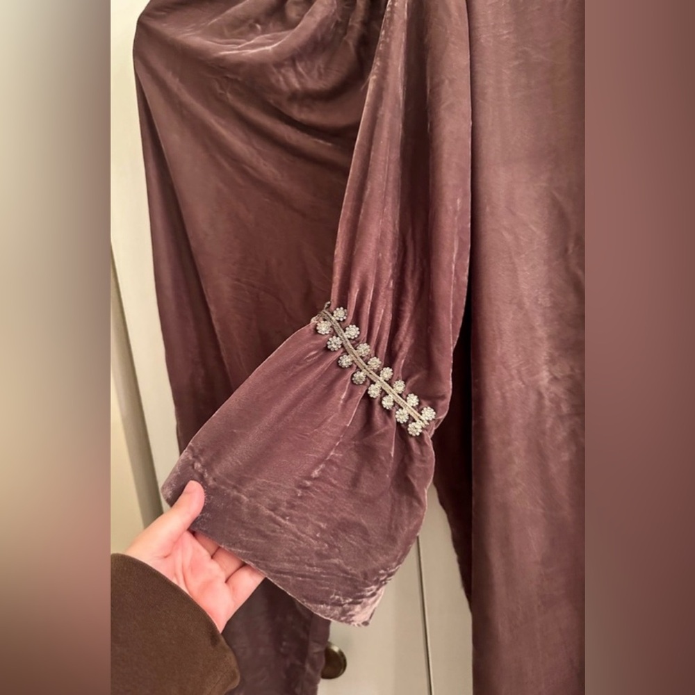 Bundle: 2 Piece Pakistani Luxury Velvet Formal Dress Set. Size custom S. - Picture 4 of 13